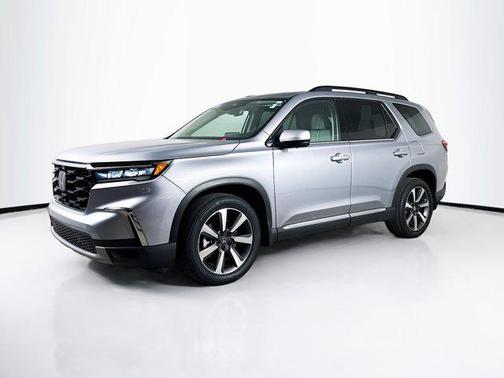 Silver 2023 Honda Pilot AWD Elite