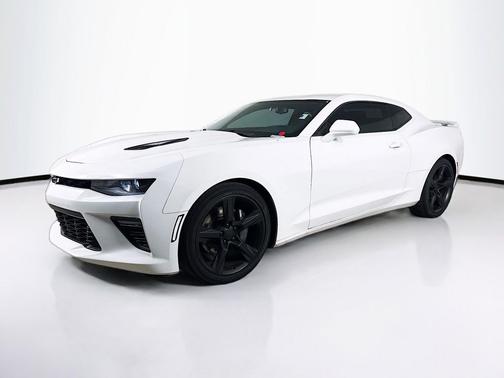 Summit White 2018 Chevrolet Camaro 1SS