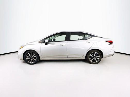 2022 Nissan Versa 1.6 SV