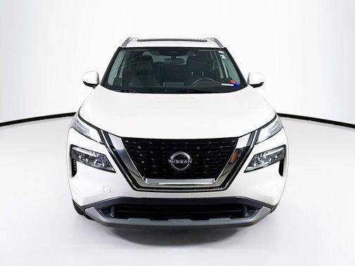 Pearl White Tricoat 2023 Nissan Rogue SV
