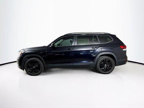 Deep Black Pearl 2023 Volkswagen Atlas 2.0T SE w/Technology