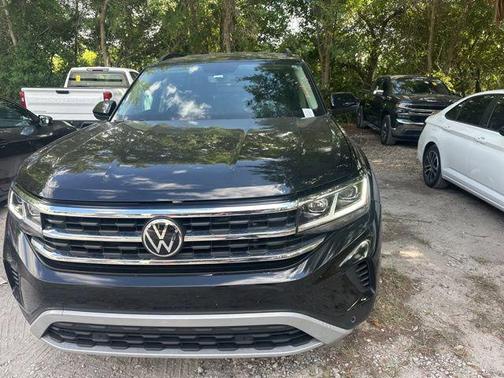 Deep Black Pearl 2023 Volkswagen Atlas 2.0T SE w/Technology