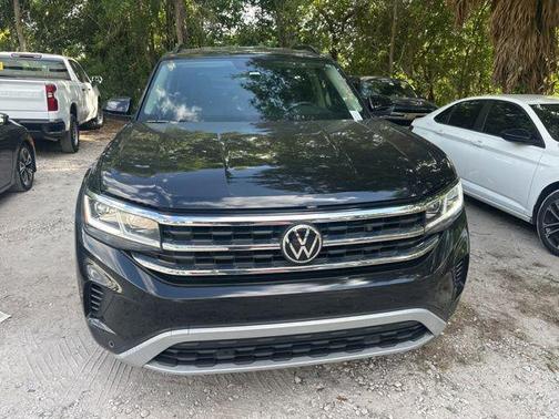Deep Black Pearl 2023 Volkswagen Atlas 2.0T SE w/Technology
