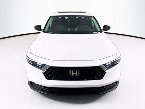 Platinum White Pearl 2026 Honda Accord SE