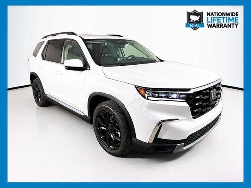2025 Honda Pilot Touring 8-Passenger