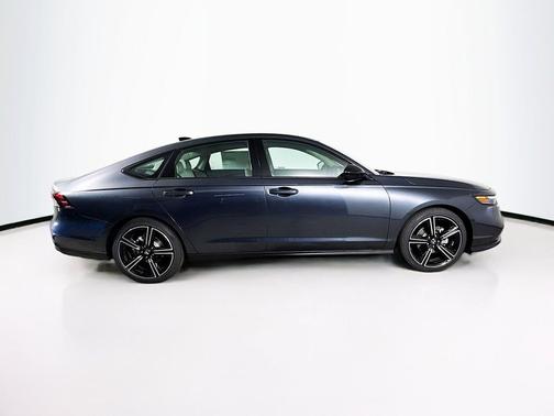 Meteorite Gray Metallic 2026 Honda Accord SE