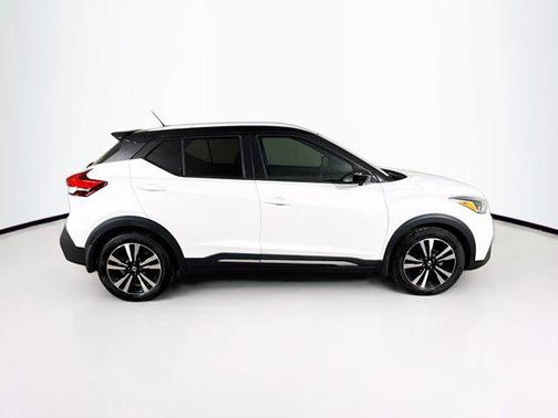 2018 Nissan Kicks SR