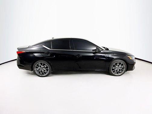 2024 Nissan Altima SR VC-Turbo FWD