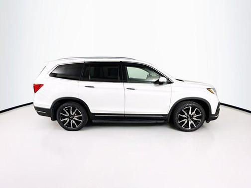 2022 Honda Pilot Touring 8-Passenger
