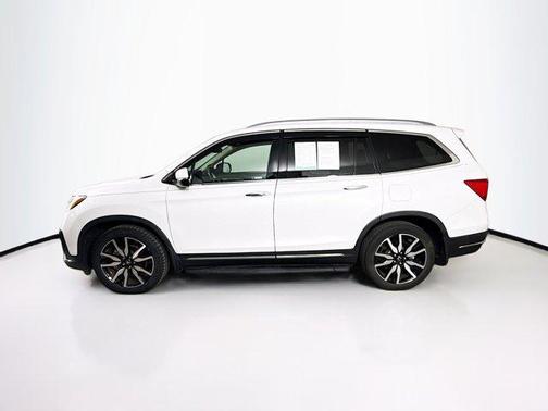 2022 Honda Pilot Touring 8-Passenger