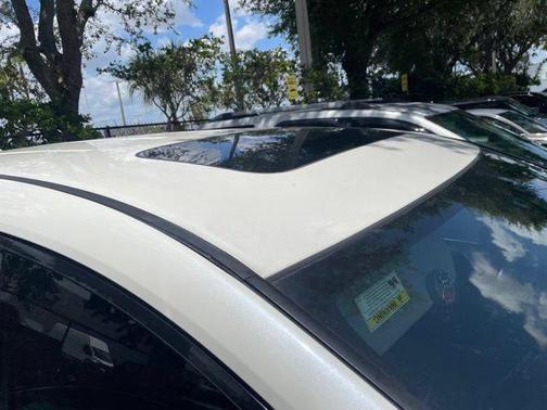 White Diamond Pearl 2019 Honda Odyssey Elite