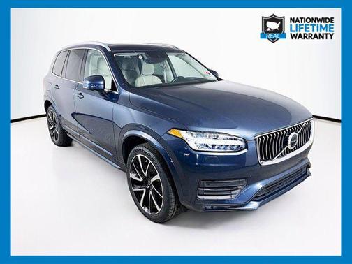 2022 Volvo XC90 T6 Momentum