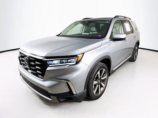 2025 Honda Pilot Touring 8-Passenger