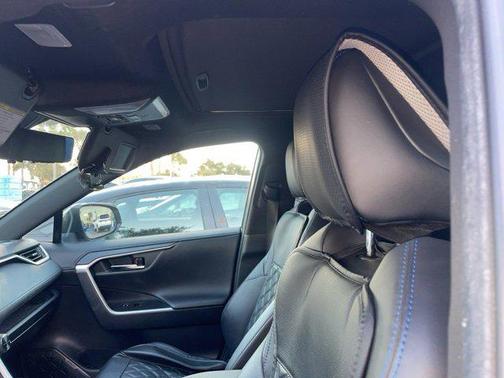 2021 Toyota RAV4 Hybrid SE