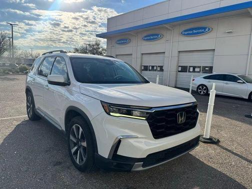 2023 Honda Pilot Touring 8-Passenger