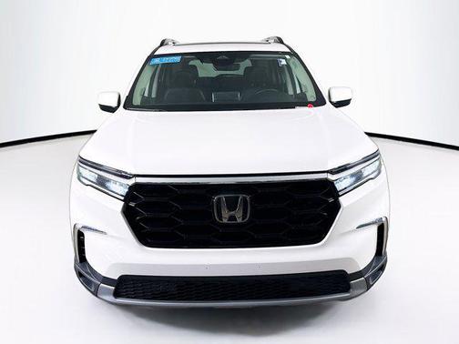 2023 Honda Pilot Touring 8-Passenger