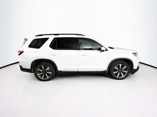 2023 Honda Pilot Touring 8-Passenger