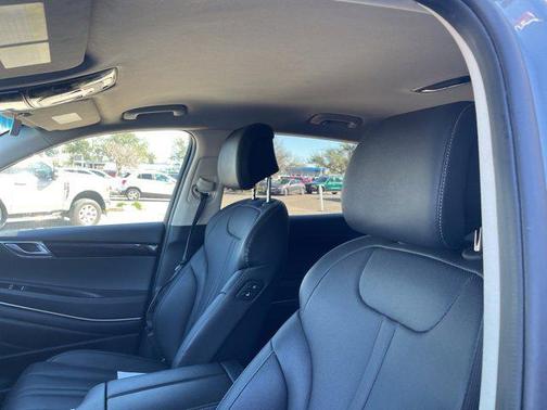 2025 Genesis GV80 2.5T