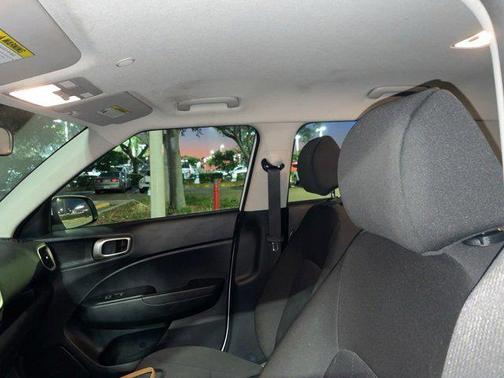 2023 Hyundai VENUE SE