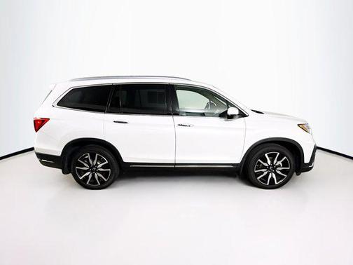 2022 Honda Pilot Touring 8-Passenger