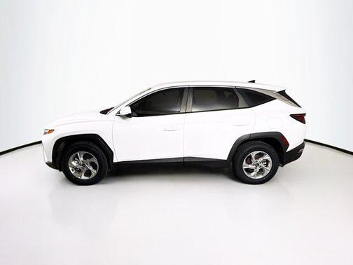 White Pearl 2023 Hyundai TUCSON SE
