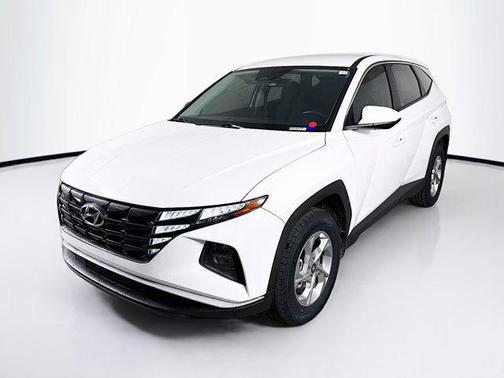 White Pearl 2023 Hyundai TUCSON SE