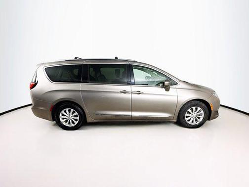 2018 Chrysler Pacifica Touring-L Plus