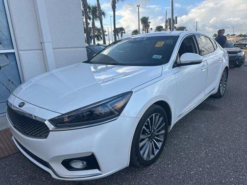 2017 Kia Cadenza Premium