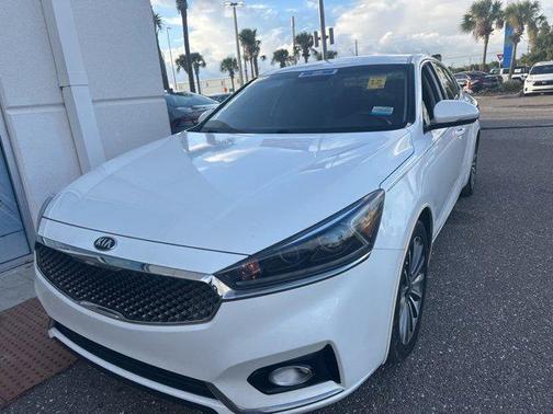 2017 Kia Cadenza Premium