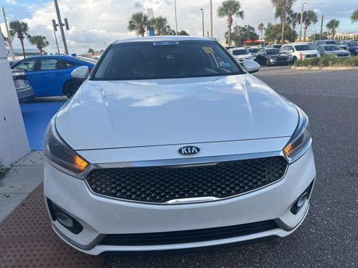 2017 Kia Cadenza Premium