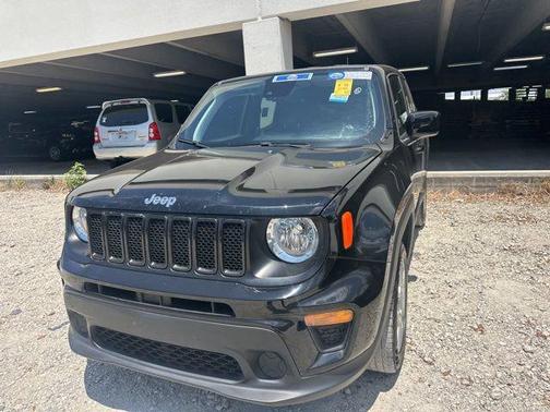 Black Clearcoat 2023 Jeep Renegade Latitude