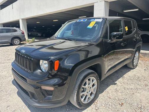 Black Clearcoat 2023 Jeep Renegade Latitude