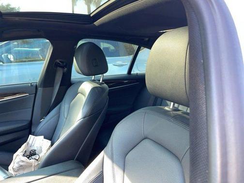 2019 BMW 530 530i
