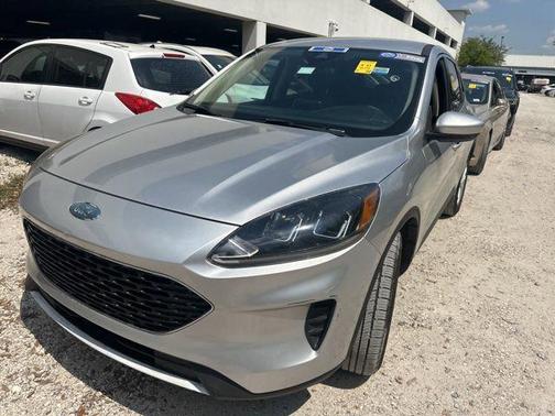 Ingot Silver 2020 Ford Escape SE