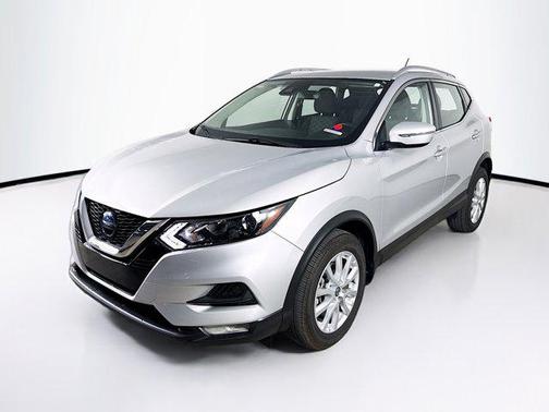 2022 Nissan Rogue Sport SV