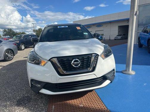 2019 Nissan Kicks SR