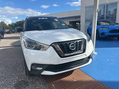 2019 Nissan Kicks SR