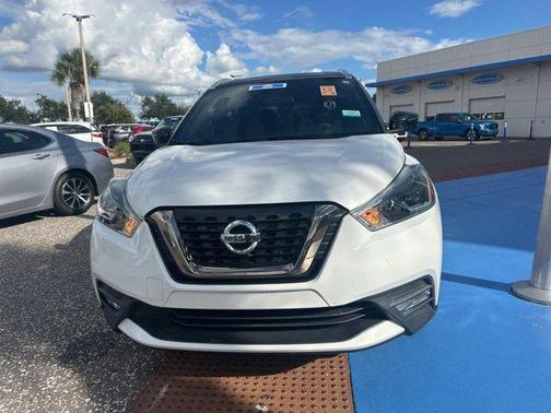 2019 Nissan Kicks SR