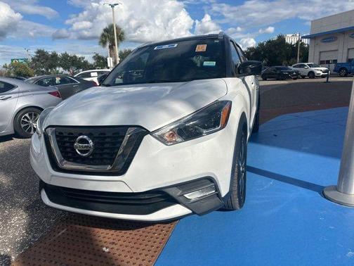 2019 Nissan Kicks SR