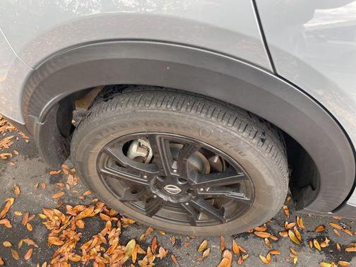 2021 Nissan Kicks SR