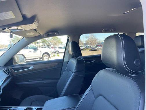 2024 Volkswagen Atlas 2.0T SE w/Technology 4MOTION