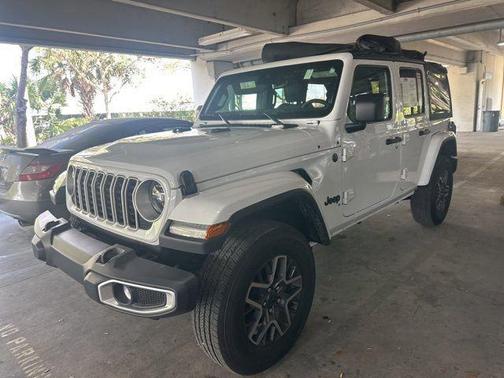 Bright White Clearcoat 2025 Jeep Wrangler 4-Door Sahara 4x4