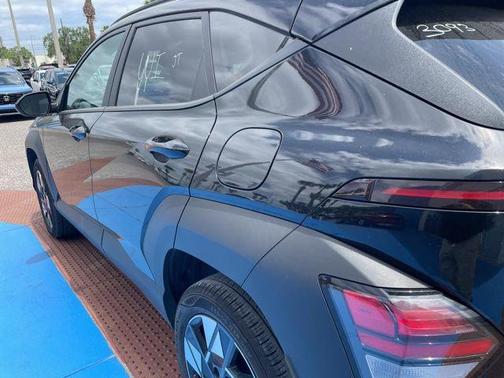 Abyss Black Pearl 2024 Hyundai KONA SEL