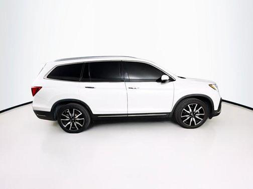 2022 Honda Pilot Touring 8-Passenger