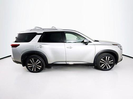 2024 Nissan Pathfinder Platinum FWD