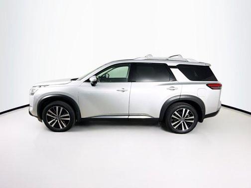 2024 Nissan Pathfinder Platinum FWD