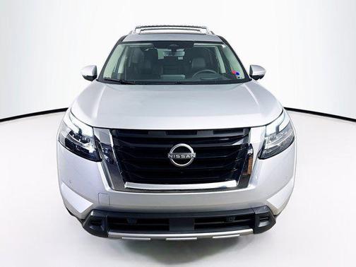 2024 Nissan Pathfinder Platinum FWD