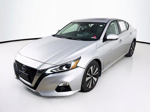 Brilliant Silver Metallic 2020 Nissan Altima 2.5 SL