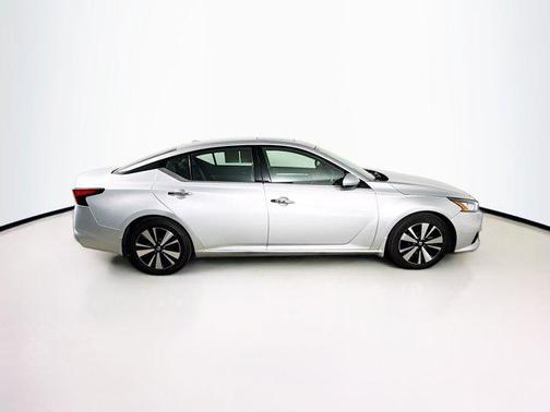 Brilliant Silver Metallic 2020 Nissan Altima 2.5 SL