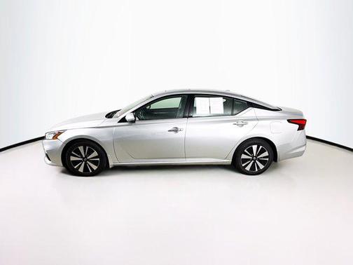 Brilliant Silver Metallic 2020 Nissan Altima 2.5 SL